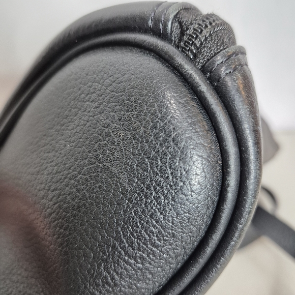 Latico Black Leather Laptop Bag - Picture 16 of 16